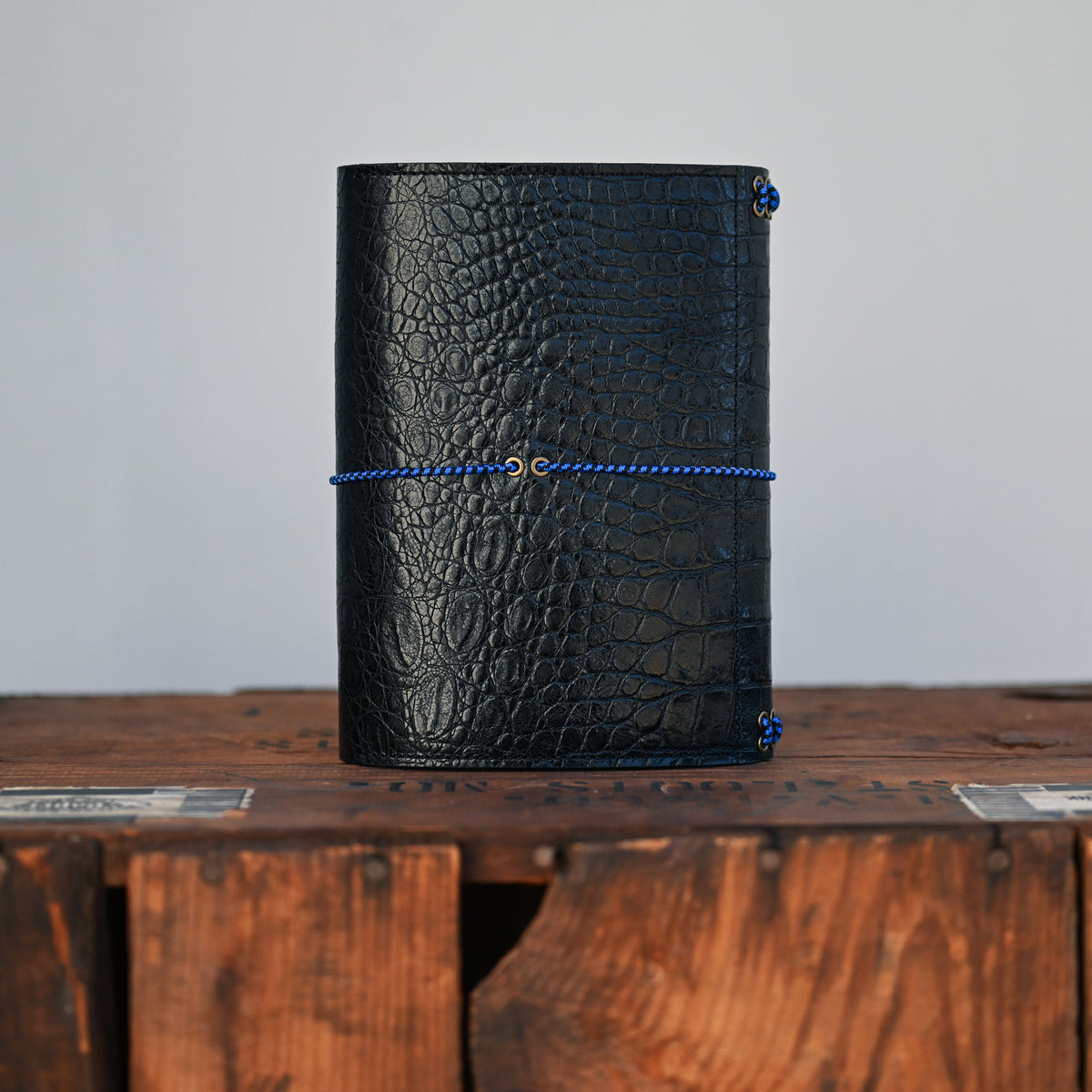 Folio LE | Midnight Croc