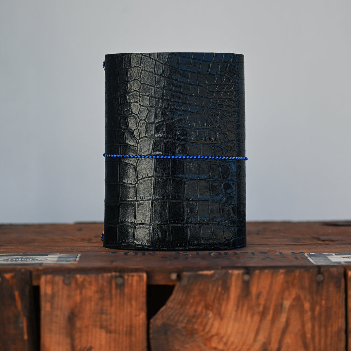 Folio LE | Midnight Croc