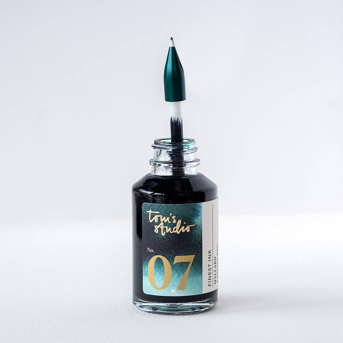 The Wren | Refillable Writing Pen | Iris