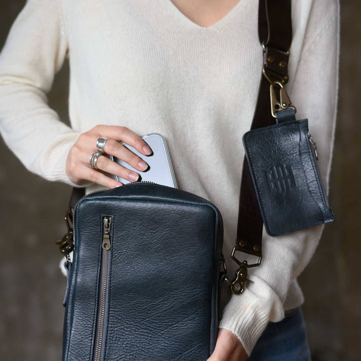 Mitney | Indigo Bison