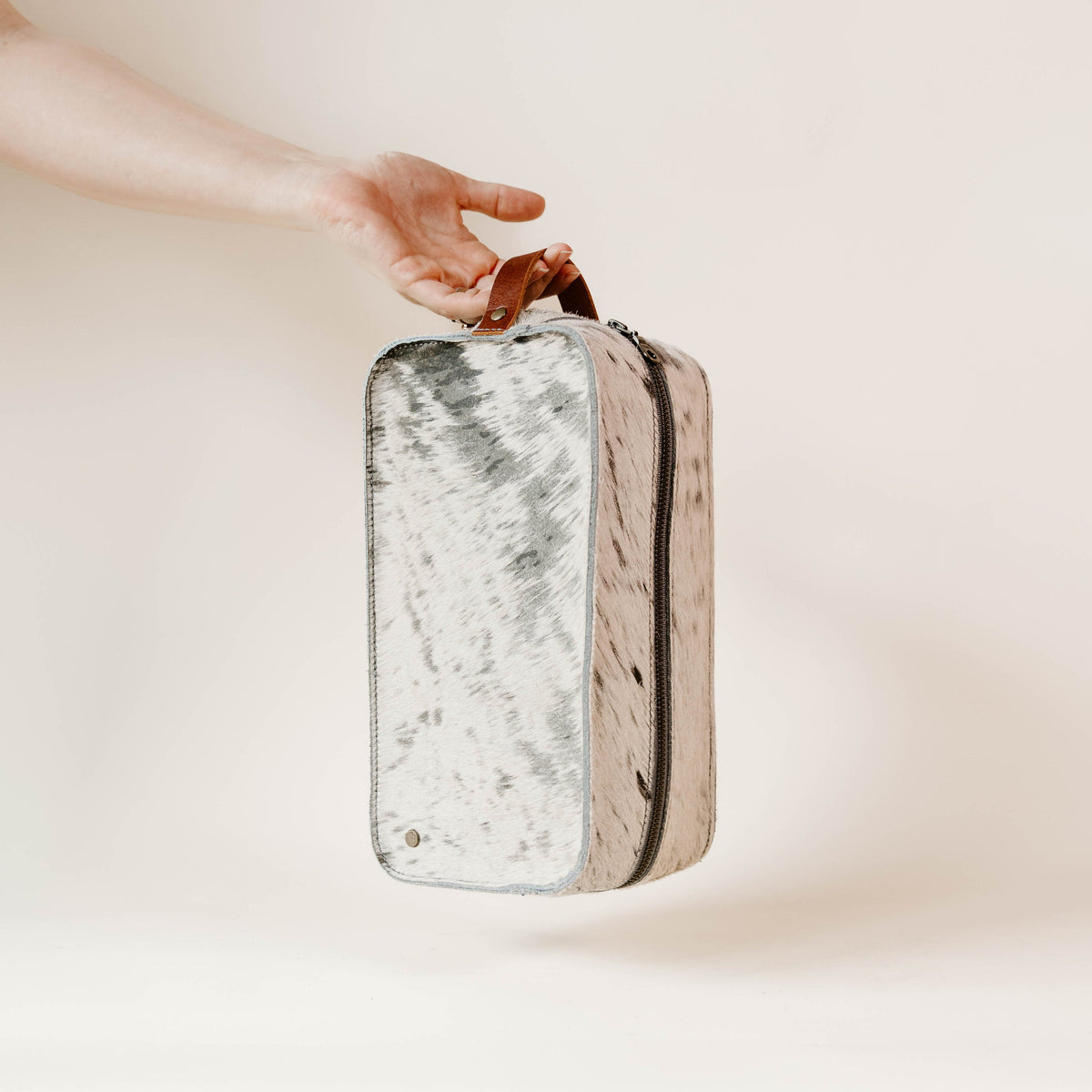 Dopp Kit | Gray Distressed Hair Hide