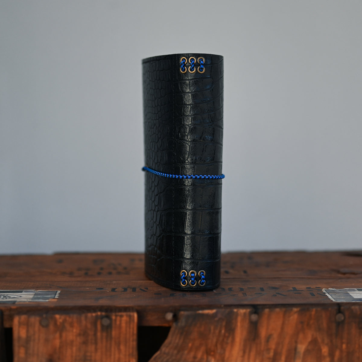 Folio LE | Midnight Croc