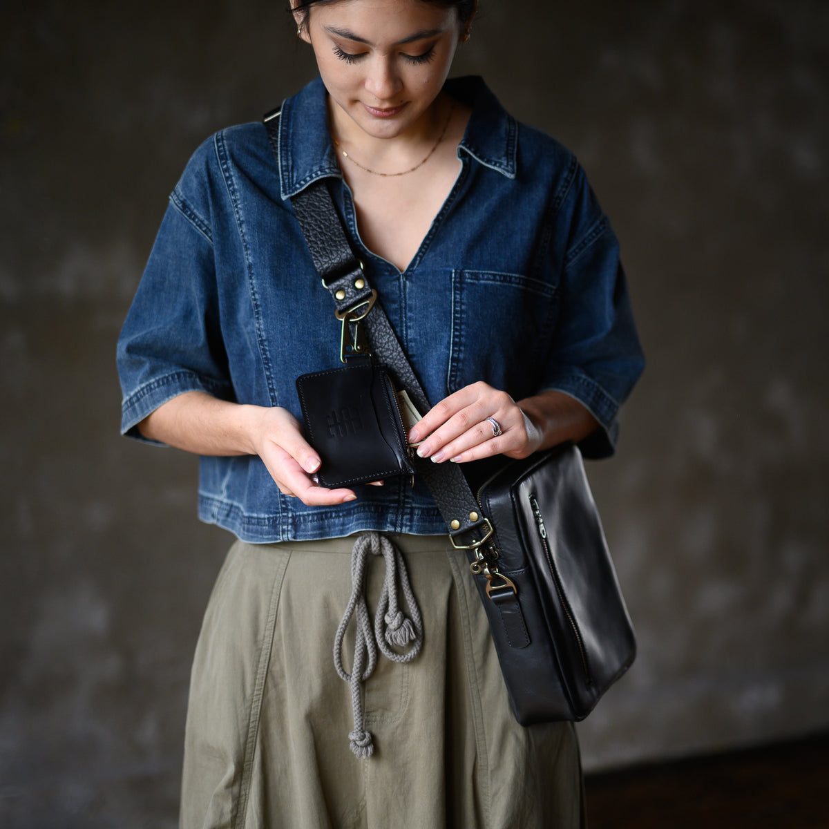 Mitney | Black Hartland
