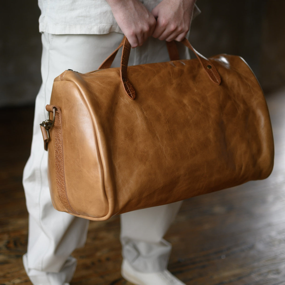Duffle LE | Rustic Saddle