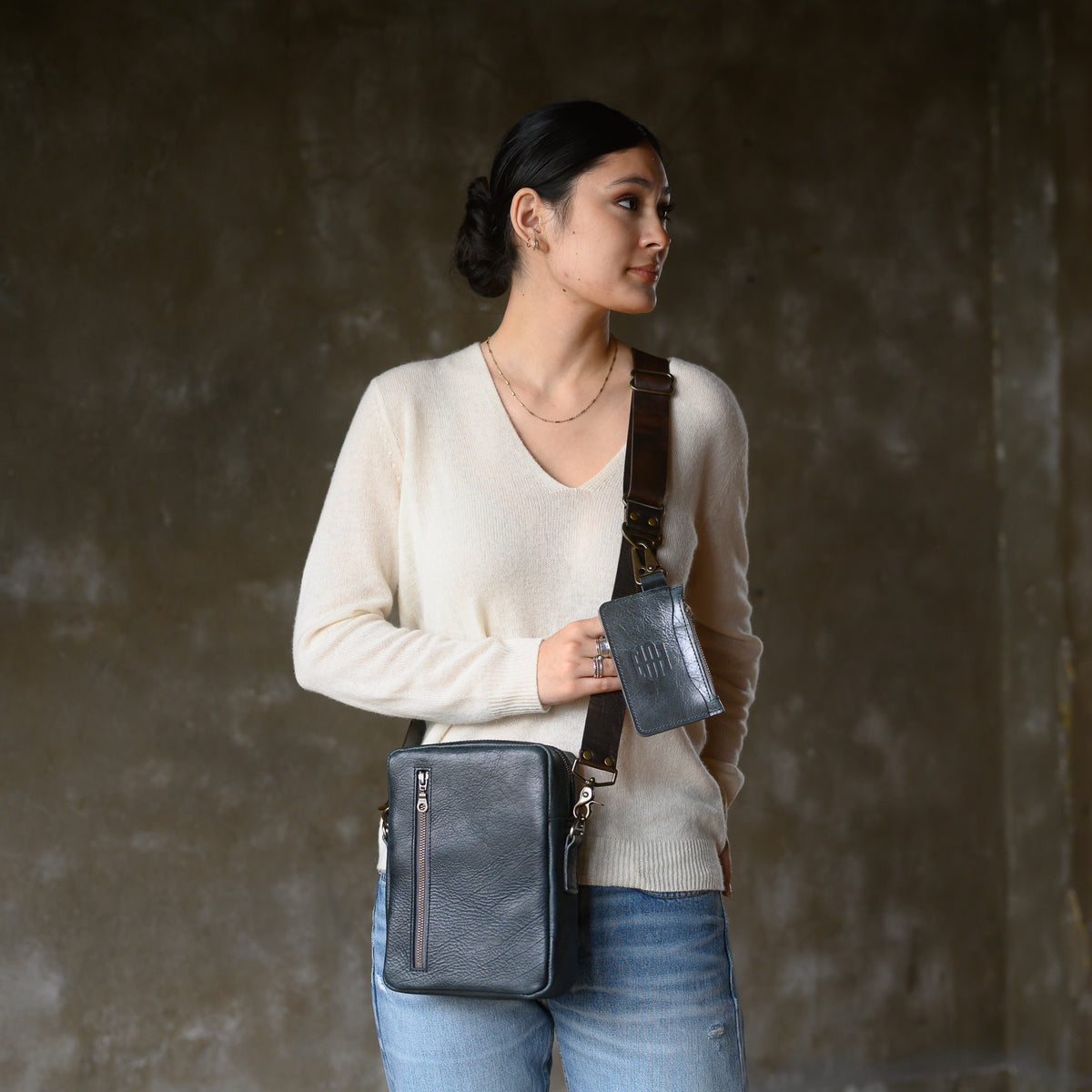 Mitney | Indigo Bison