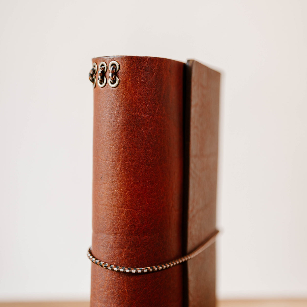 Folio LE | Red Bison