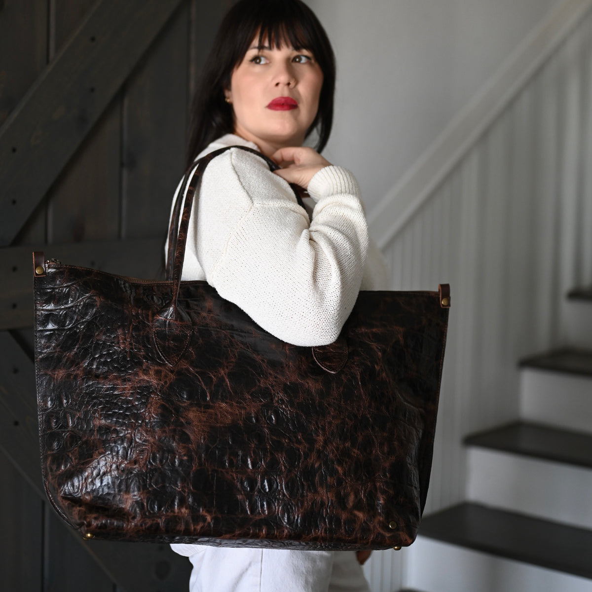 Loire LE | Brown Rustic Gator